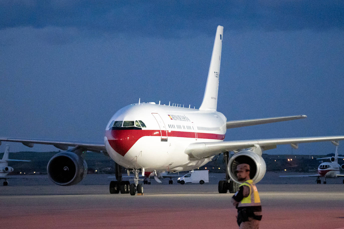 Aterriza en Loiu (Vizcaya) el avión militar medicalizado que ha repatriado al español Álex González desde Tailandia