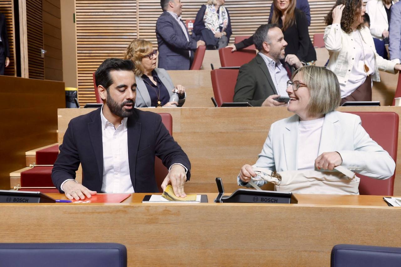 Sesión de control a Mazón en Les Corts este miércoles, en imágenes