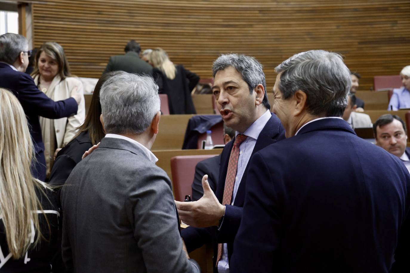 Sesión de control a Mazón en Les Corts este miércoles, en imágenes