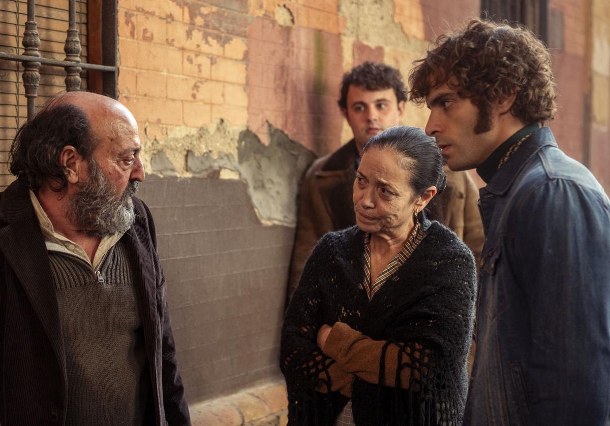 Imagen principal - &#039;El Marqués&#039;: Todo lo que se sabe de la nueva serie de Telecinco inspirada en el misterioso crimen de &#039;Los Galindos&#039;