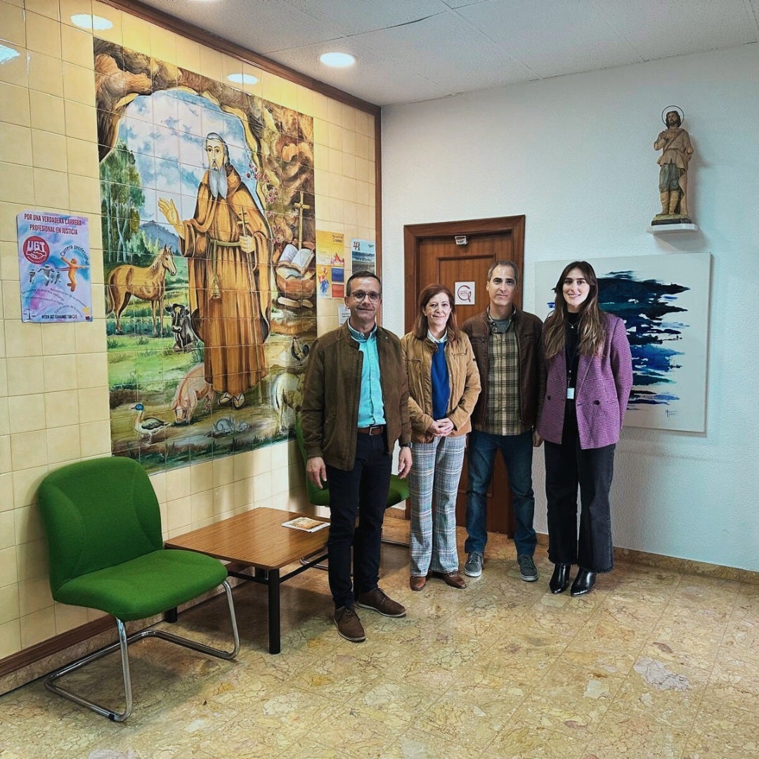 El alcalde de Canals, junto a técnicos de Conselleria y representanttes del Colegio de Abogados.