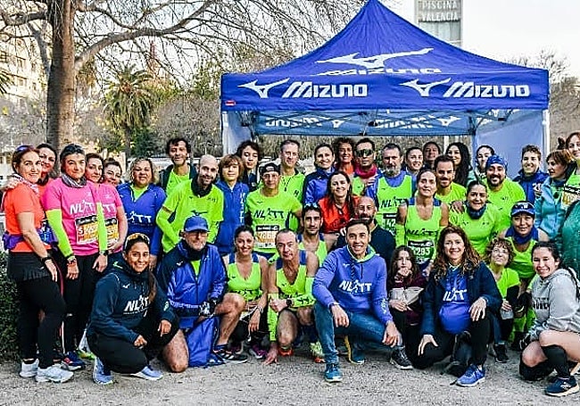 El equipo de NLTT.