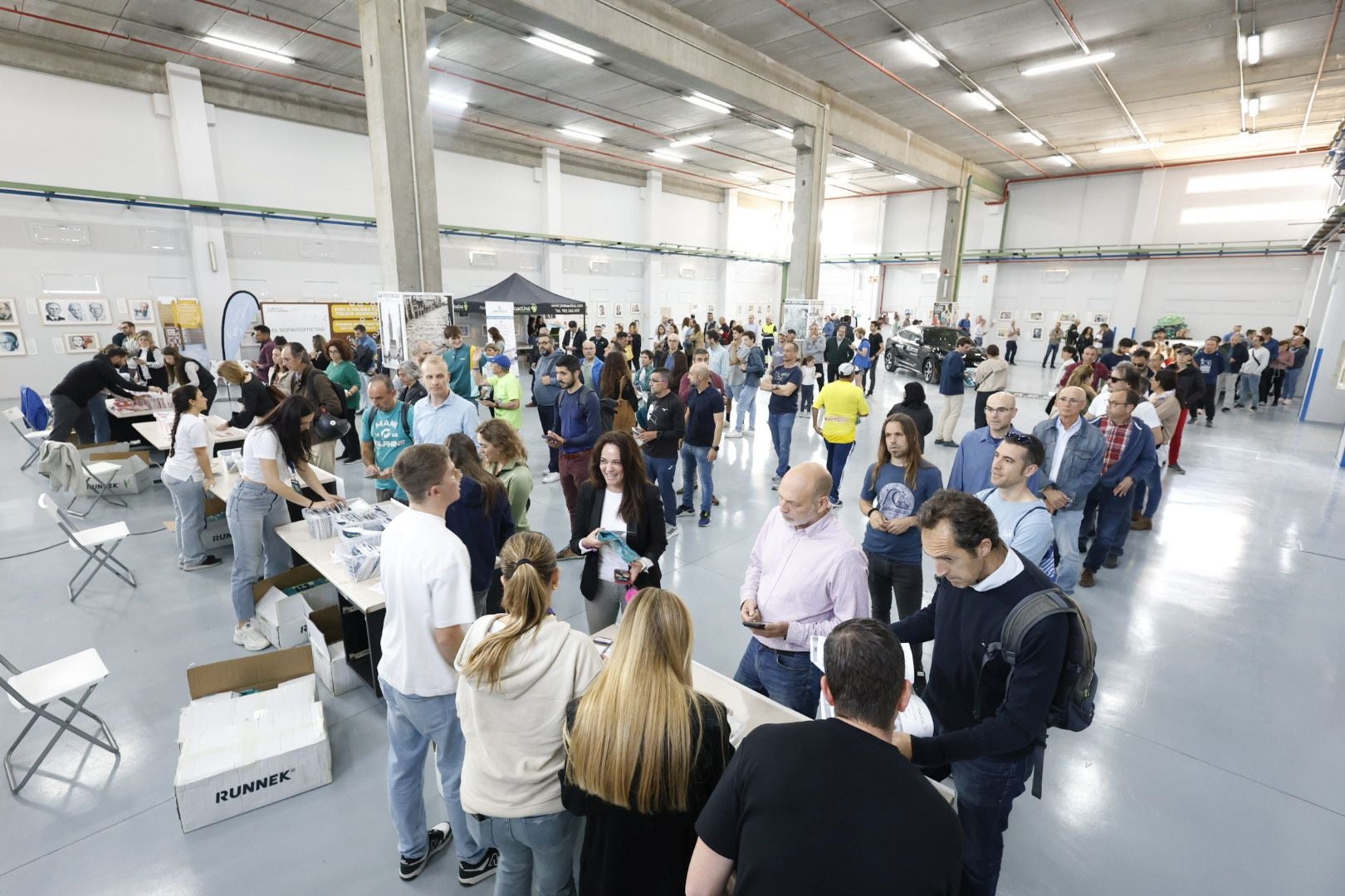 Fotos de la feria del corredor de la 15K Valencia Abierta al Mar