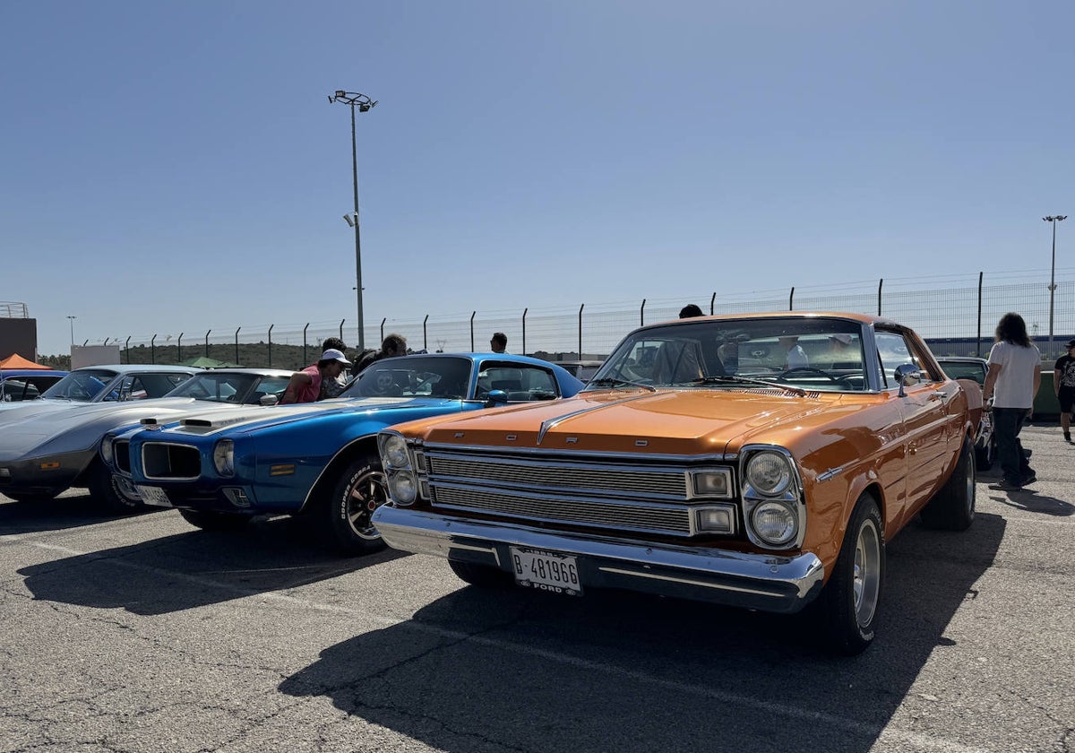 Los mejores coches americanos se citaron en el Circuit Ricardo Tormo