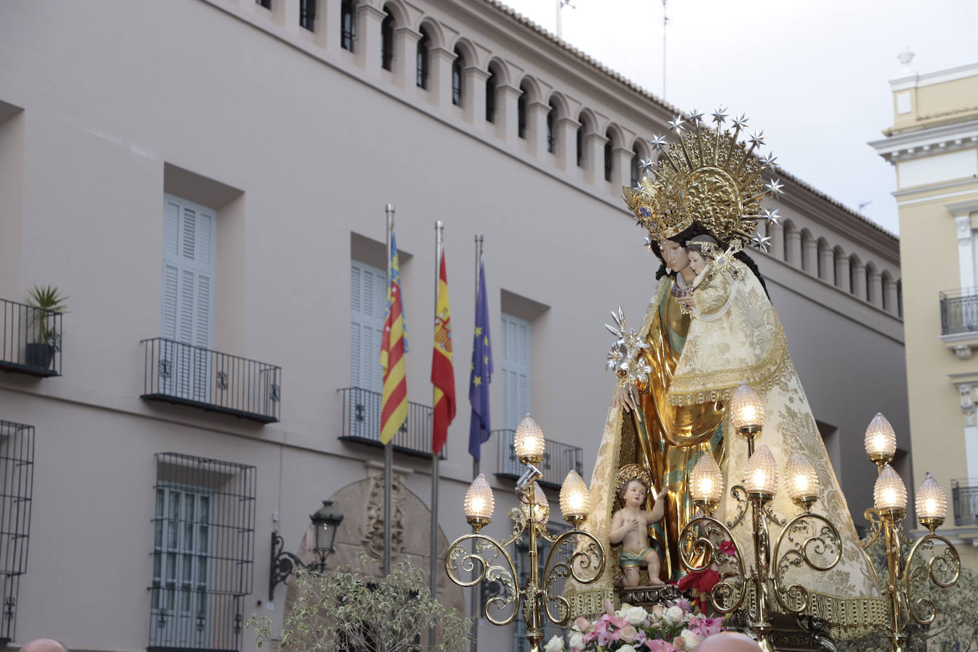 Fotos de la imagen peregrina de la Virgen de los Desamparados en San Nicolás