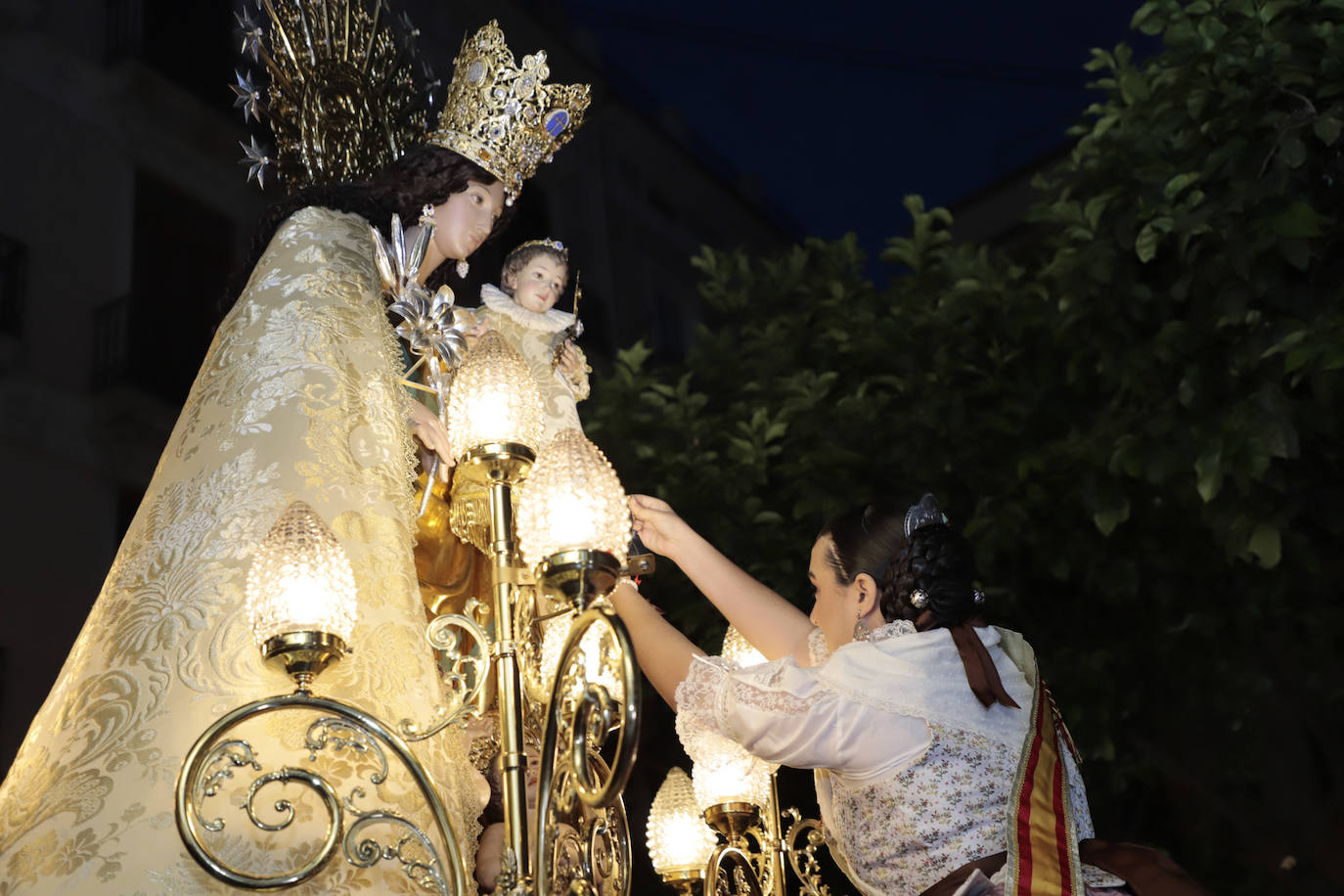 Fotos de la imagen peregrina de la Virgen de los Desamparados en San Nicolás