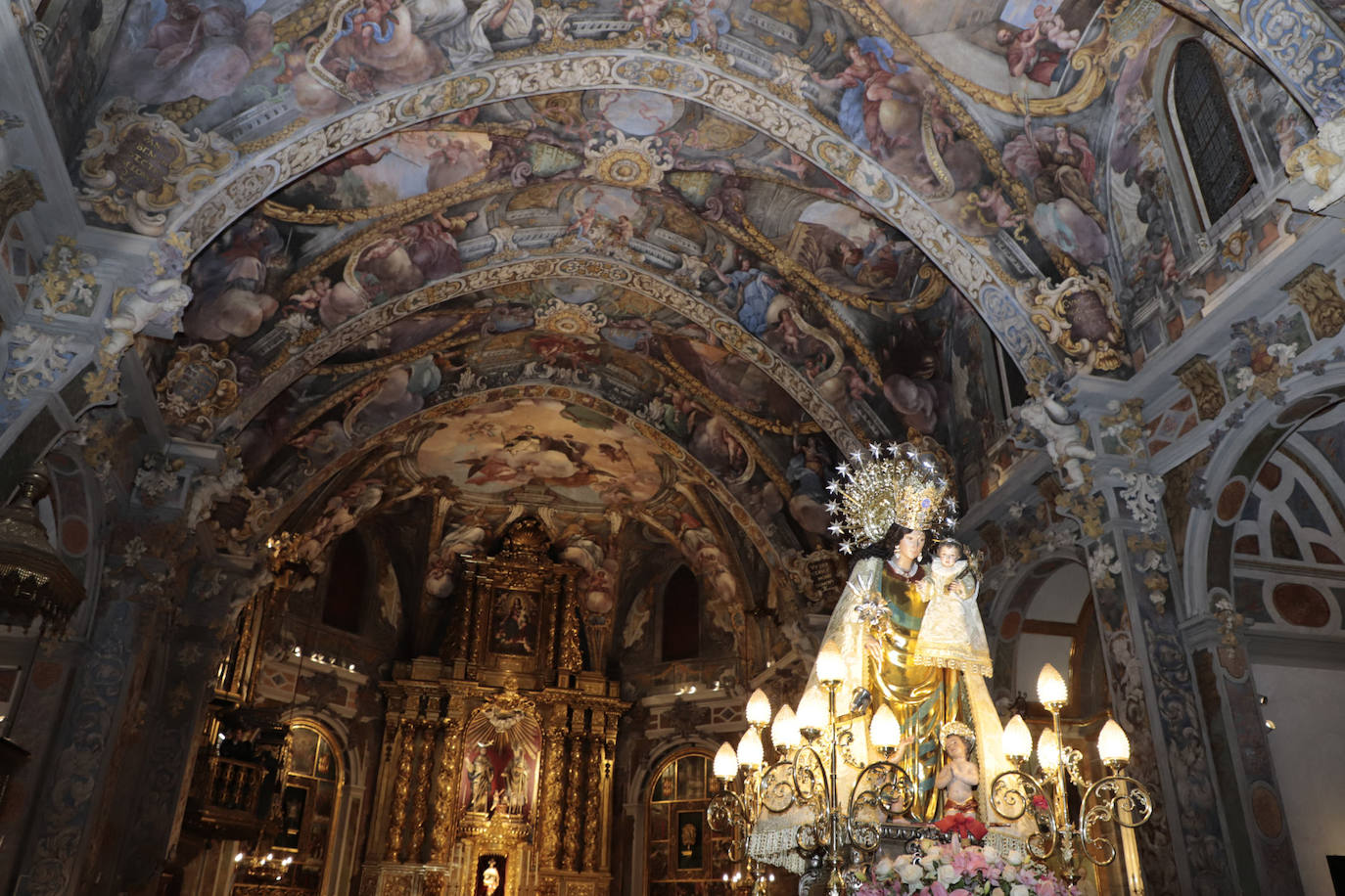 Fotos de la imagen peregrina de la Virgen de los Desamparados en San Nicolás