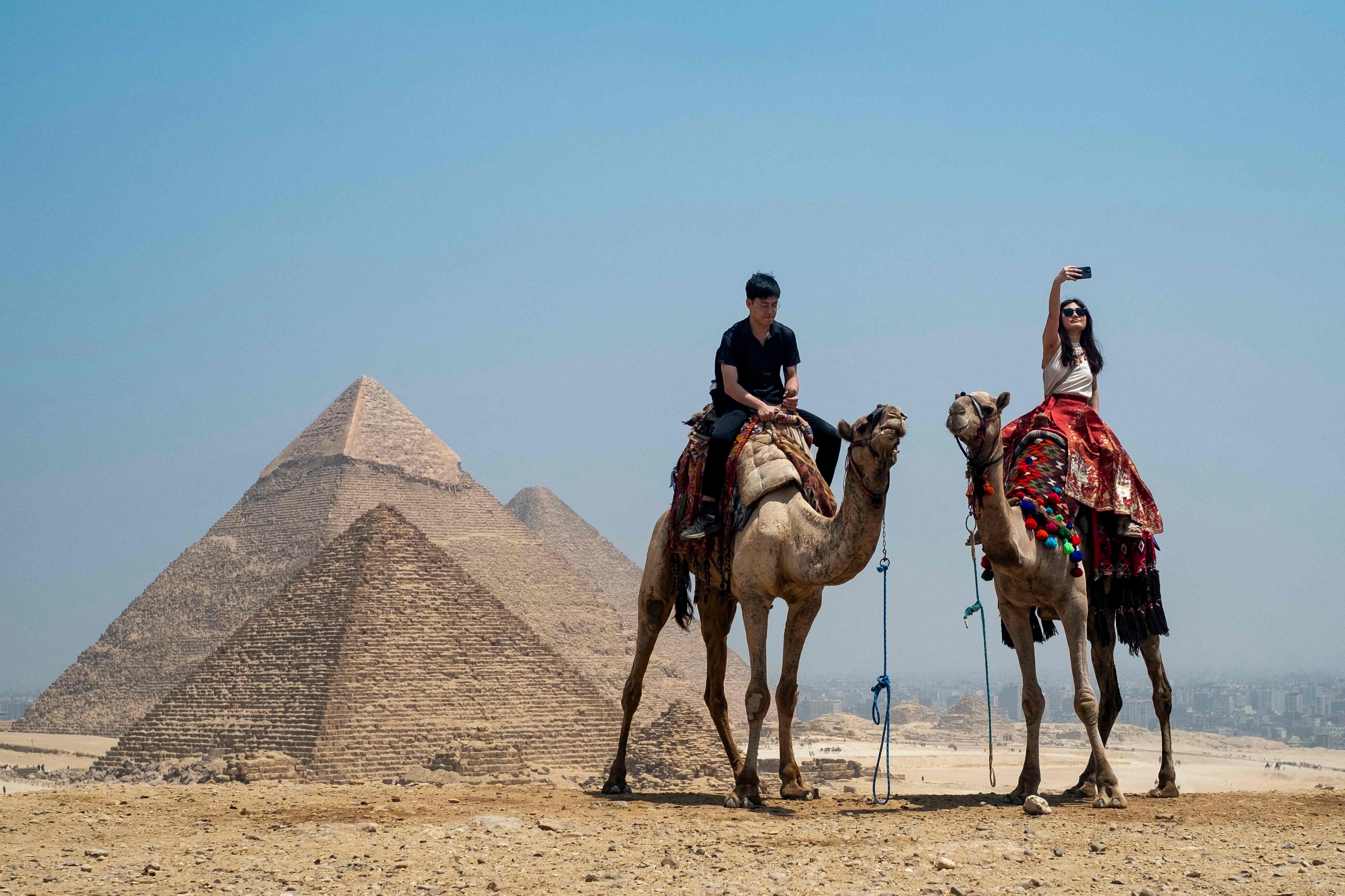 Las pirámides de Giza se preparan para la llegada de turistas