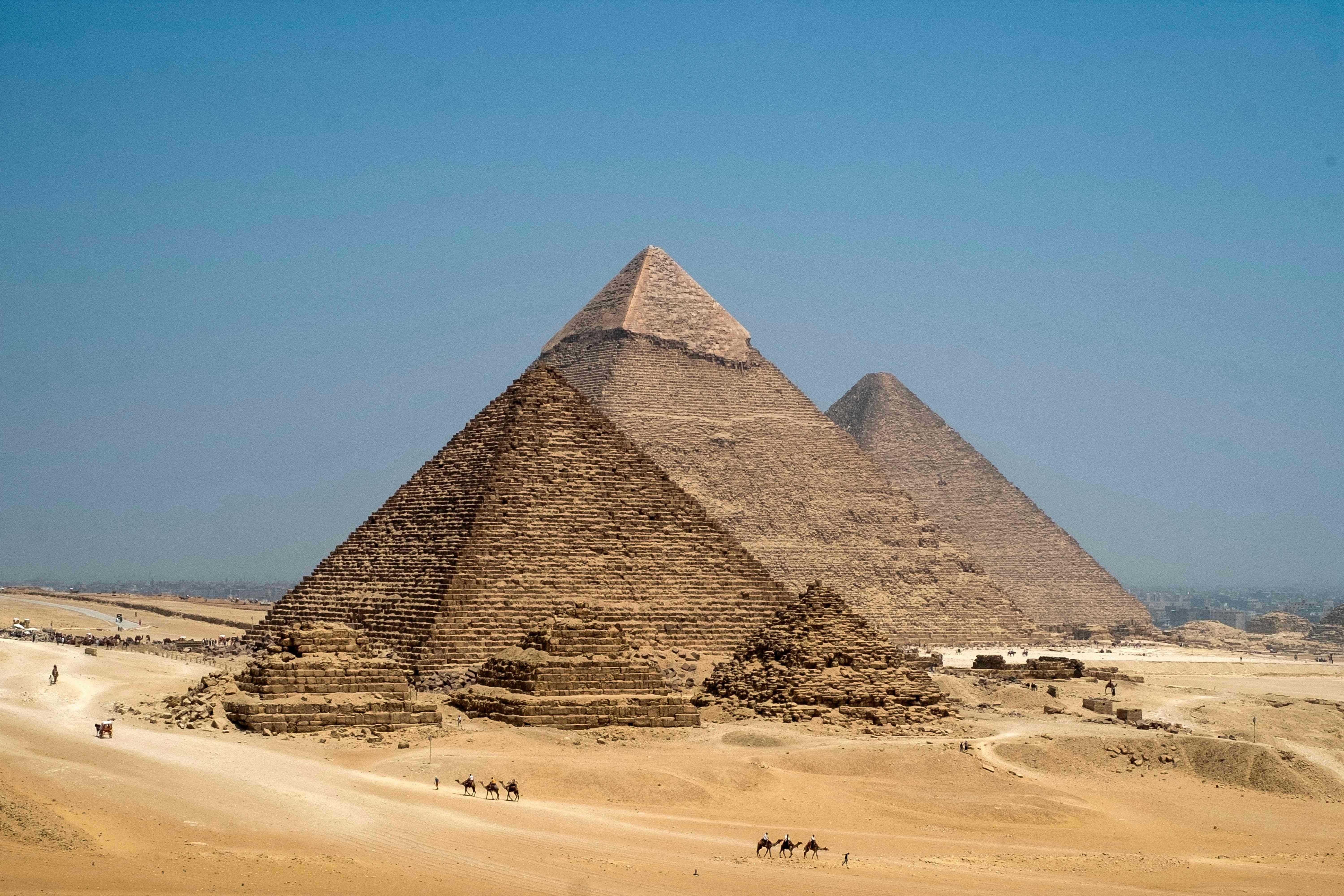 Las pirámides de Giza se preparan para la llegada de turistas