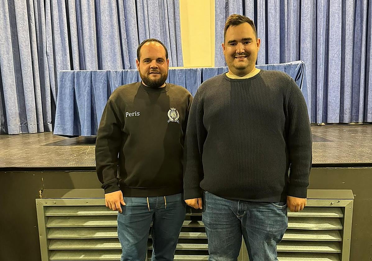 Héctor Peris junto a su predecesor.