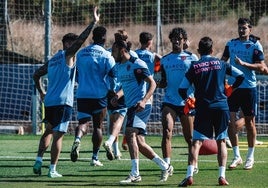 Un entrenamiento del Levante, en Buñol.