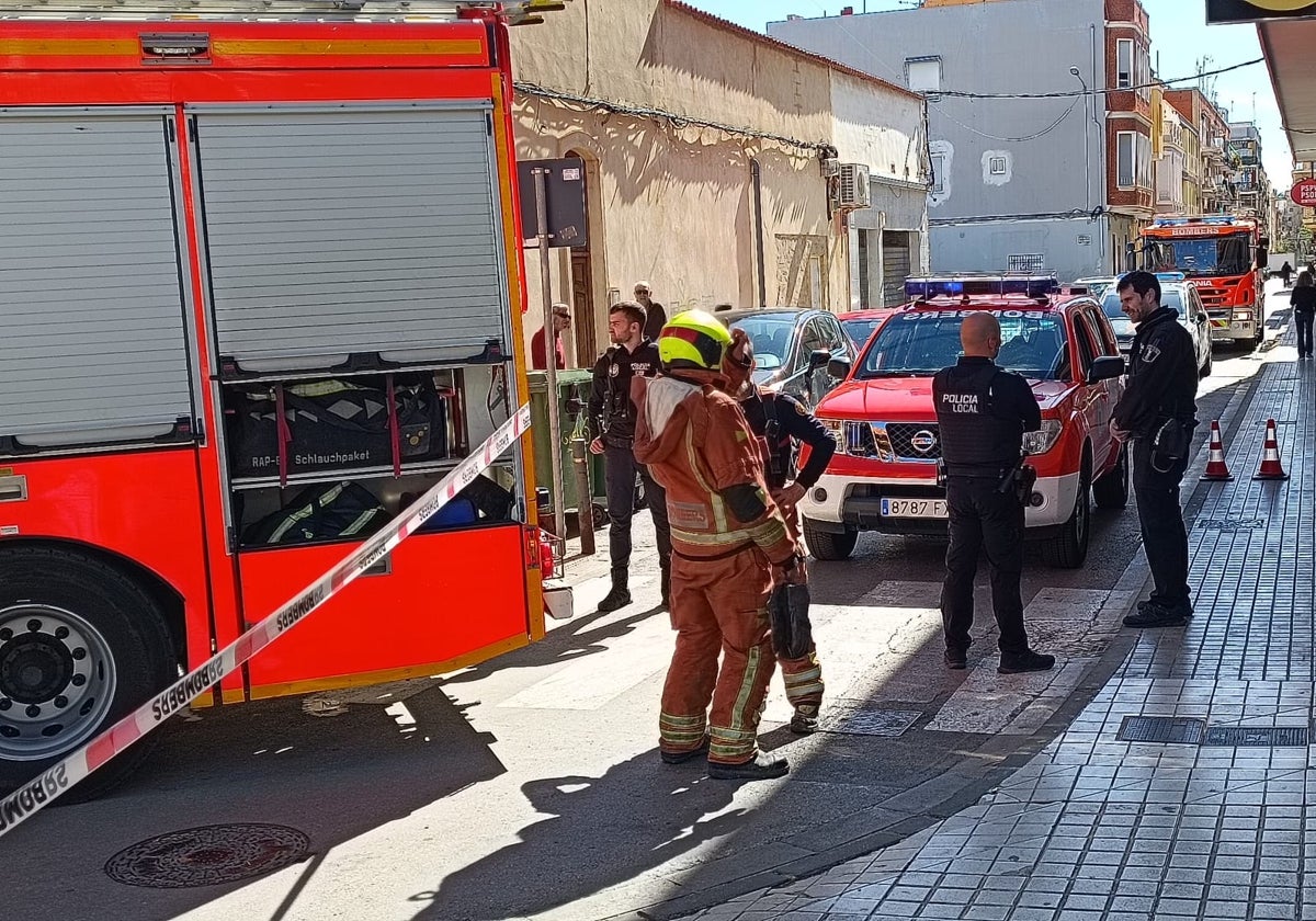 Actuacion de los bomberos y de la Policía Local.