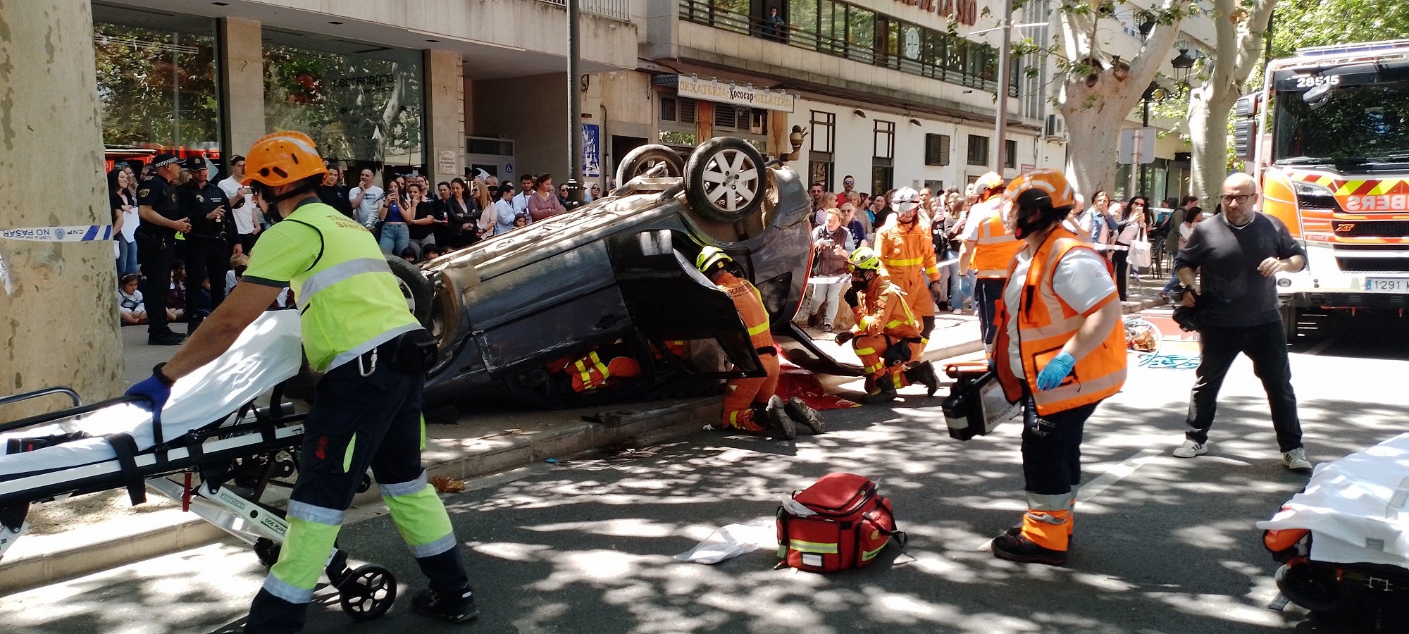 Trabajos de excarcelación de la víctima.