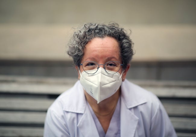 Marisa Blasco, en un descanso de su trabajo en el Hospital Clínico durante la pandemia.