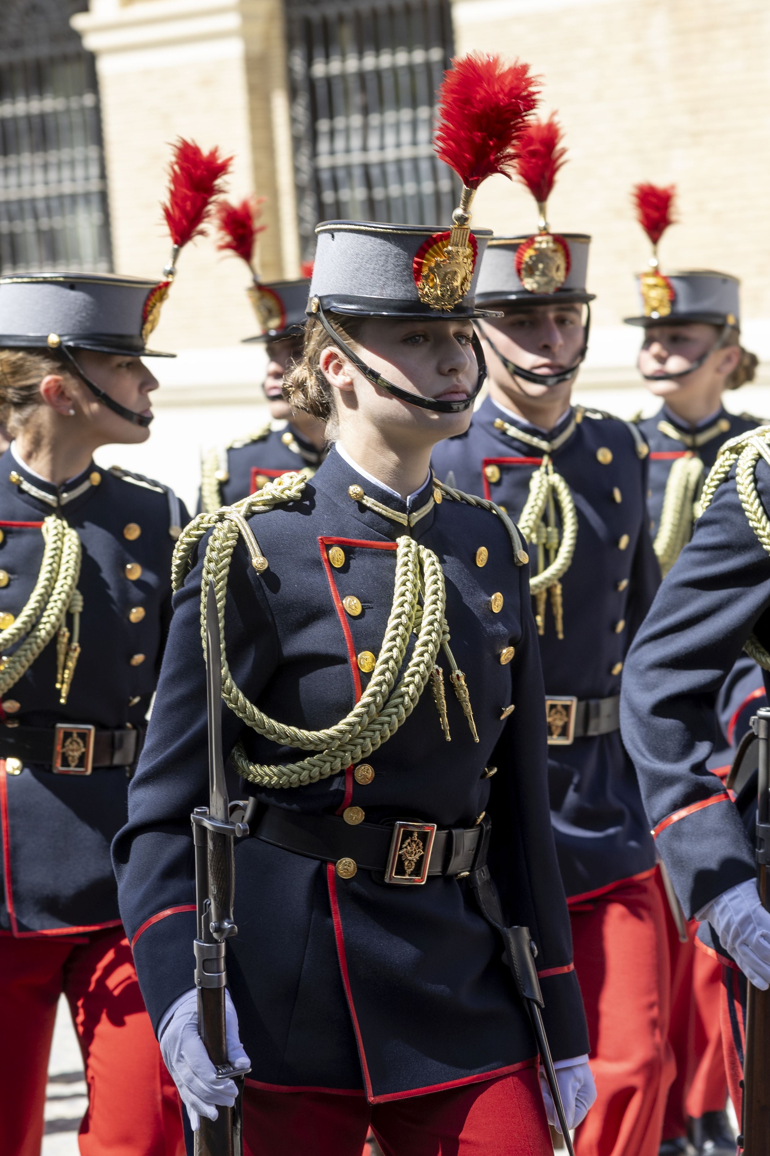 La fotos de Leonor y Letizia en la jura de bandera del Rey