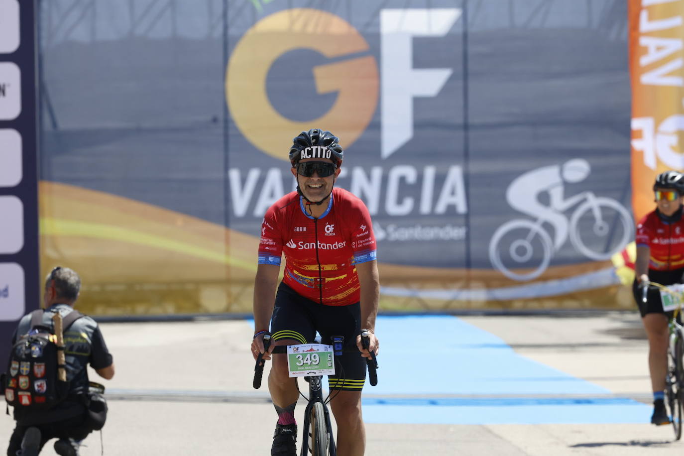 El Gran Fondo inunda la Marina de Senyeras con cientos de ciclistas