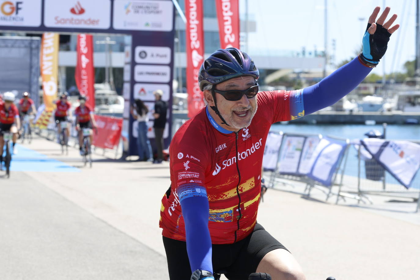 El Gran Fondo inunda la Marina de Senyeras con cientos de ciclistas