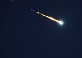Aspecto de una bola de fuego entrando en la atmósfera en una imagen de archivo.