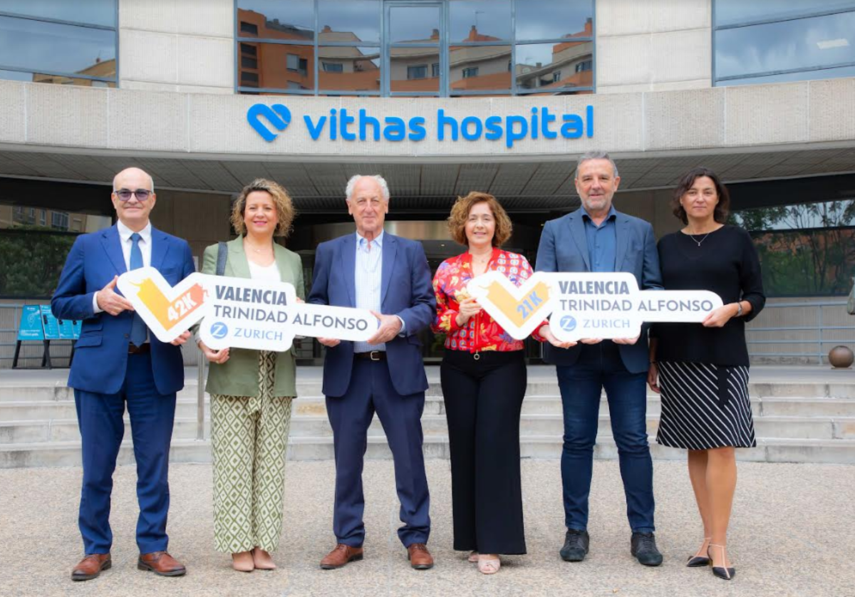 Dr. Jose Luis Rey, director gerente de Vithas Valencia 9 de Octubre / Yolanda Herrero, directora gerente de Vithas Aguas Vivas / Paco Borao, presidente de la SD Correcaminos / Victoria Verdú, directora territorial Vithas Comunidad Valenciana y Cataluña / doctor Javier Palau, director gerente de Vithas Turia y Ana Álvarez, directora gerente de Vithas Valencia Consuelo