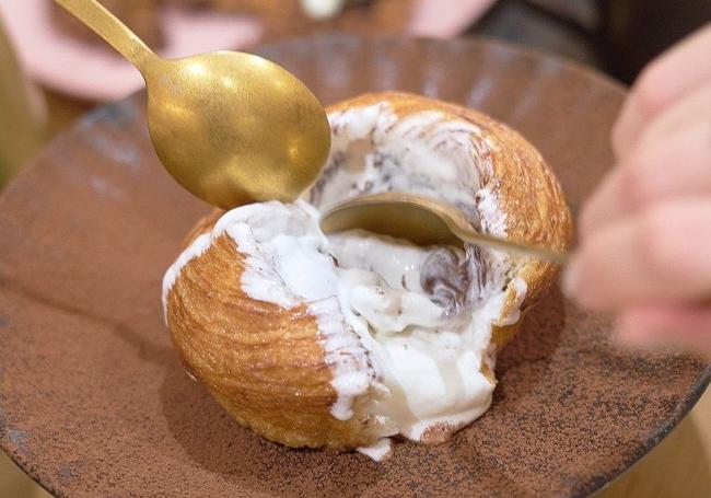 La original torrija elaborada con masa de croissant de Living Bakkali