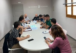 La reunión para preparar el dispositivo de seguridad.