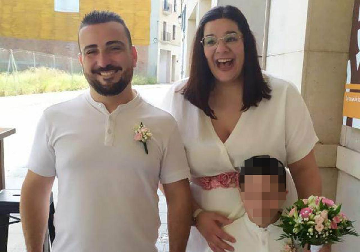 Adrián junto a su mujer Sofía el día de su boda.