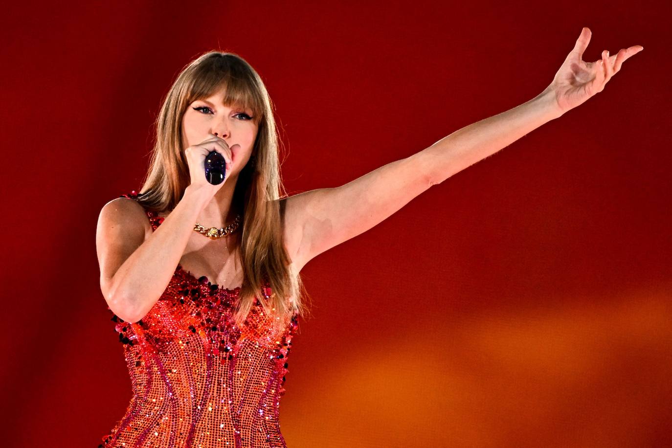 Taylor Swift revoluciona París con el primer concierto de su gira europea