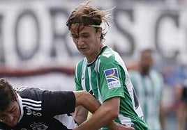 El joven Félix Garreta (dcha.), durante su etapa en el Betis.