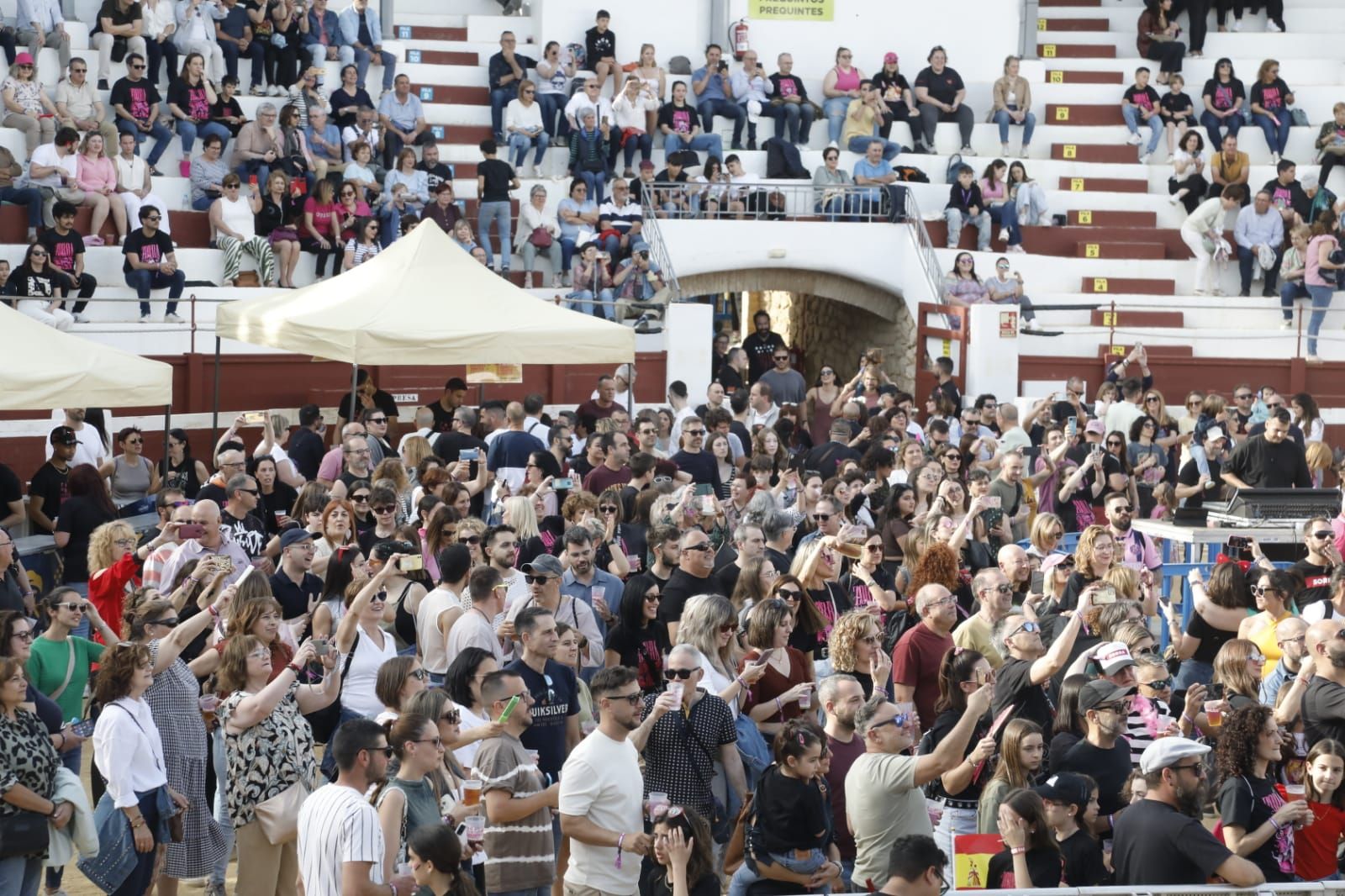La fiesta en Ondara para impulsar a Nebulossa a ganar Eurovisión