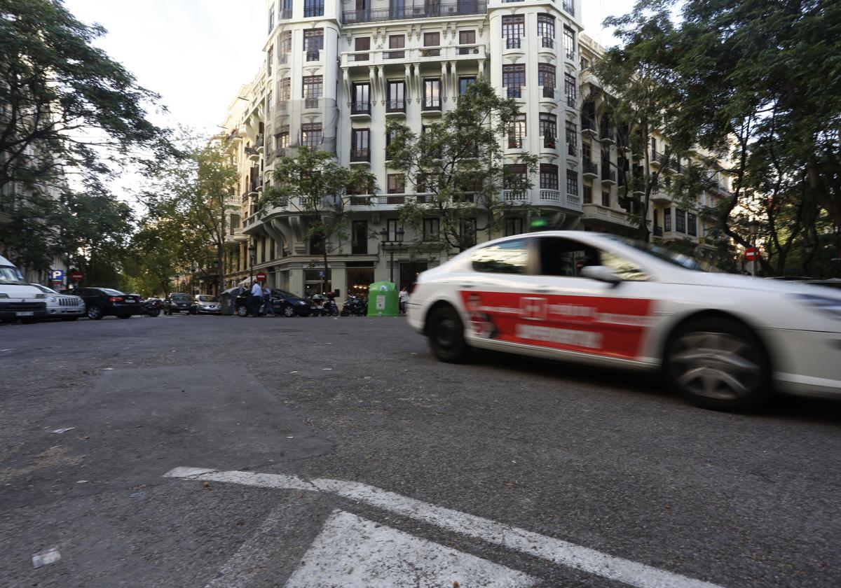 Sofocan un incendio en un restaurante de la calle Almirante Cadarso de Valencia