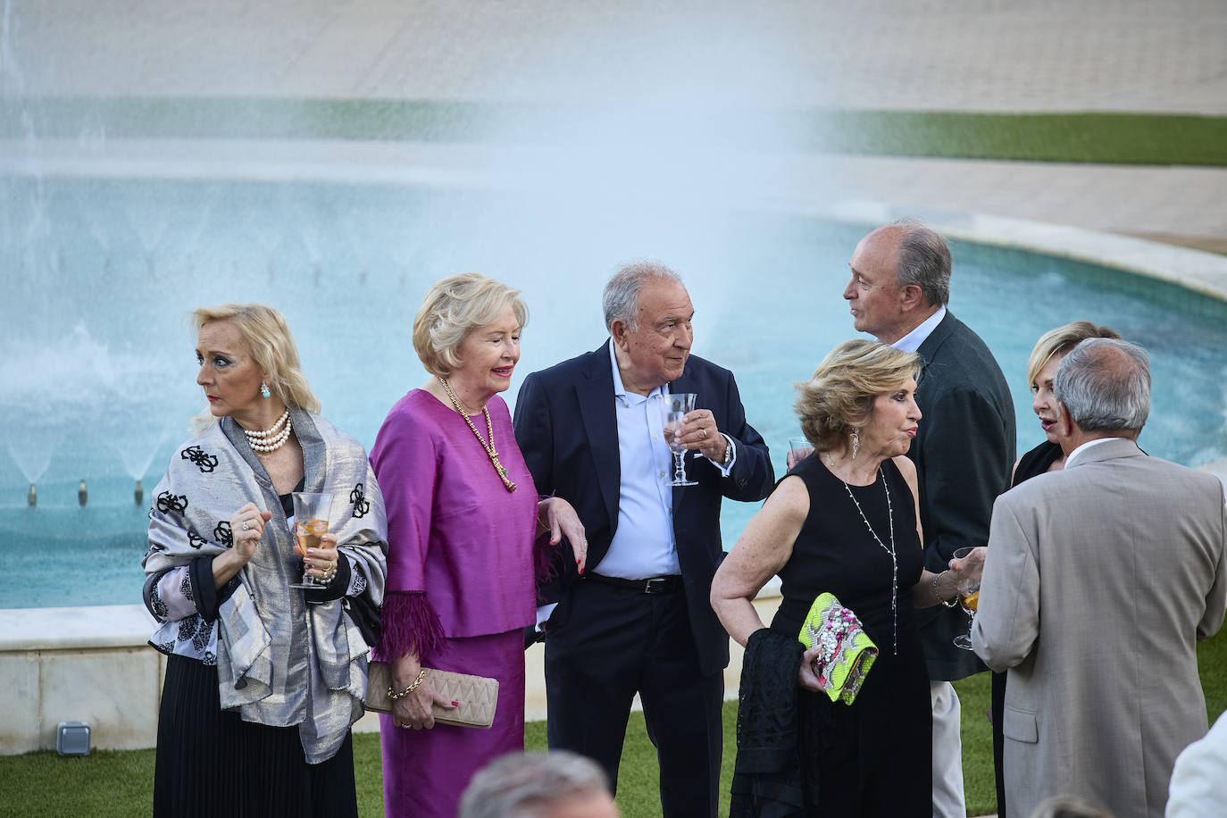 Amparo Llácer, Concha Navarro, Rafael Milla, Vicente Aguilar, Toña Játiva, Maribel Soriano y Abraham Martínez.