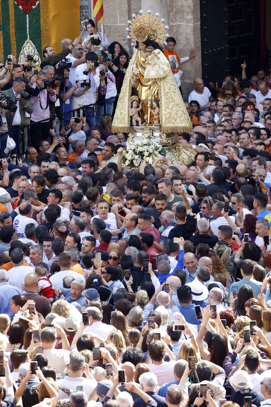 El Traslado de la Virgen desde la Basílica hasta la Catedral, en imágenes