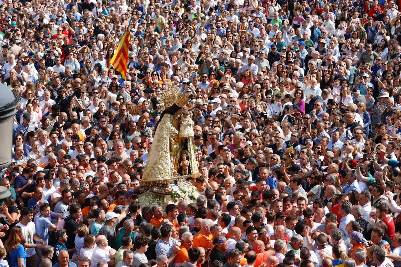 Traslado de la Virgen desde la Basílica hasta la Catedral.