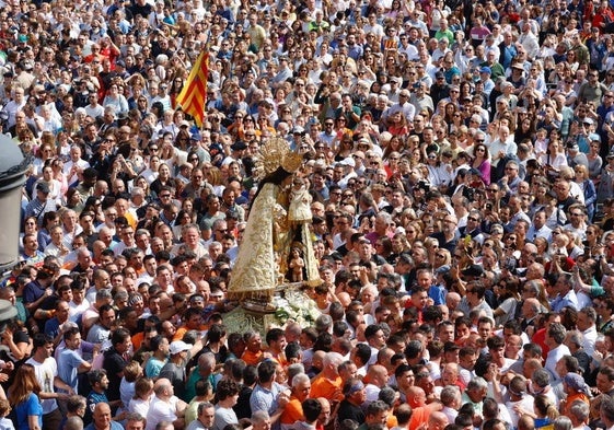 Traslado de la Virgen desde la Basílica hasta la Catedral.