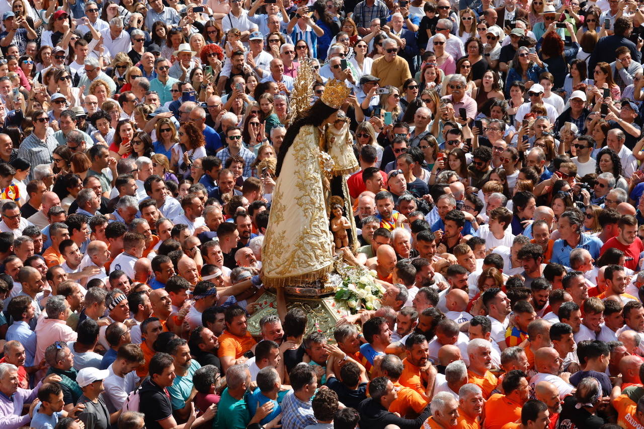 El Traslado de la Virgen desde la Basílica hasta la Catedral, en imágenes