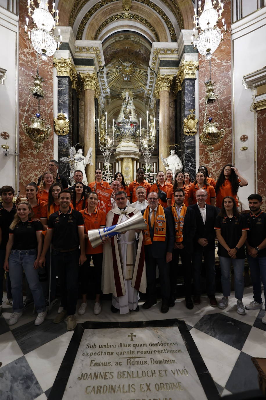 El Valencia Basket femenino celebra su segunda Liga