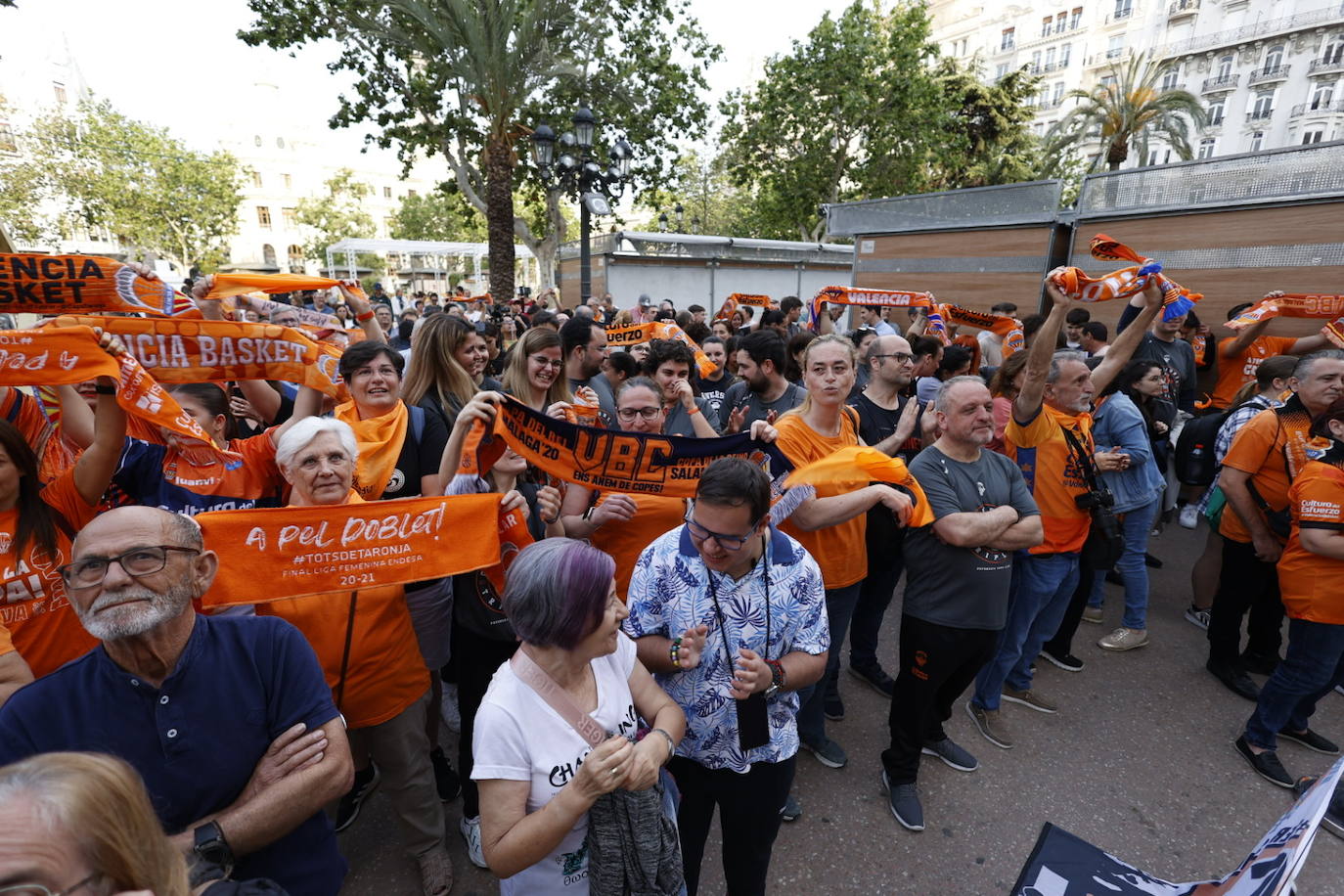 El Valencia Basket femenino celebra su segunda Liga