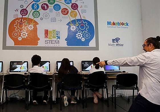 Unos niños con altas capacidades, en un centro especializado.