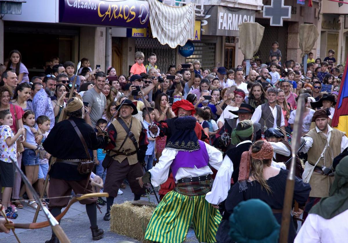 Batalla contra los piratas en las calles de Cullera.