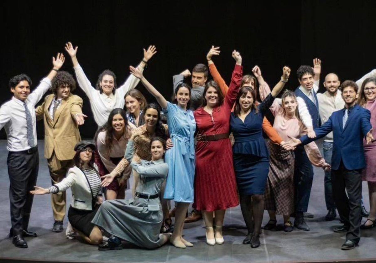 Los integrantes del musical durante uno de los ensayos.