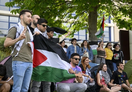 Estudiantes de la UJI en las protestas a favor de Palestina.