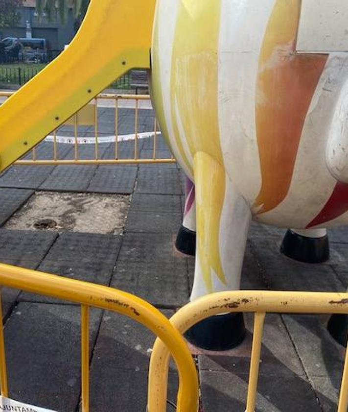 Imagen secundaria 2 - Desperfectos que presentaba la figura.