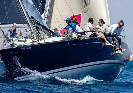 Los favoritos cumplen en el inicio de la regata de la Universitat Politècnica