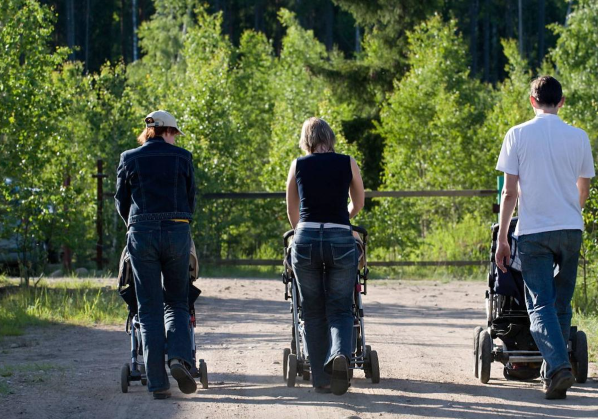 Así es la ayuda del Gobierno de 200 euros mensuales que podrían recibir todos los padres con hijos menores de seis años en 2025