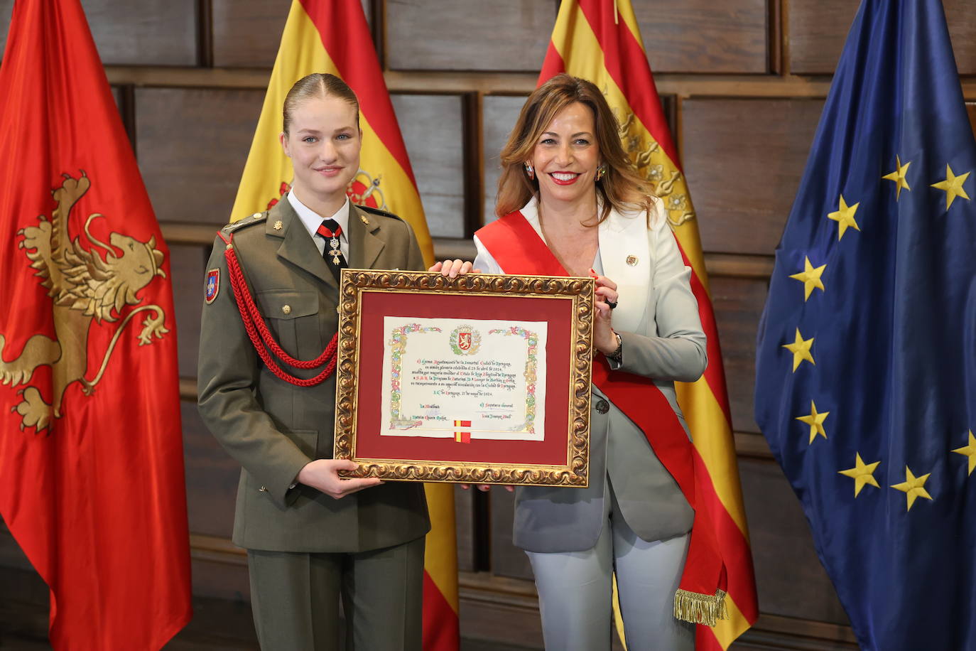 Las Cortes de Aragón entregan a la princesa Leonor su máxima distinción