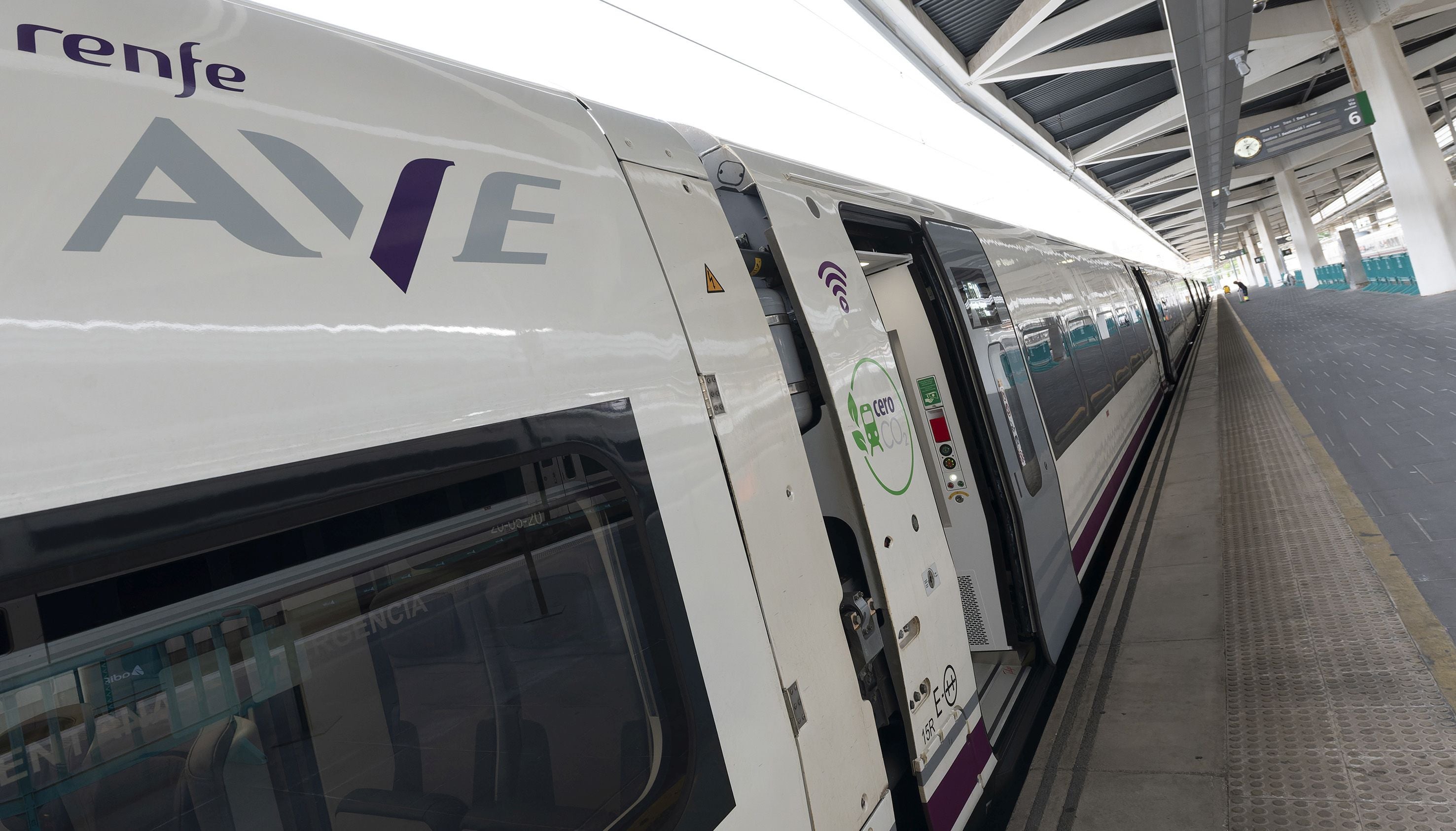 Así son los S-106, los nuevos trenes de Renfe para viajar desde la Comunitat a Madrid o Gijón