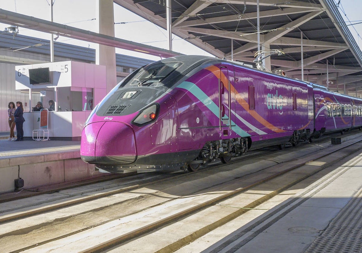 El nuevo modelo S-106, en la estación Joaquín Sorolla.