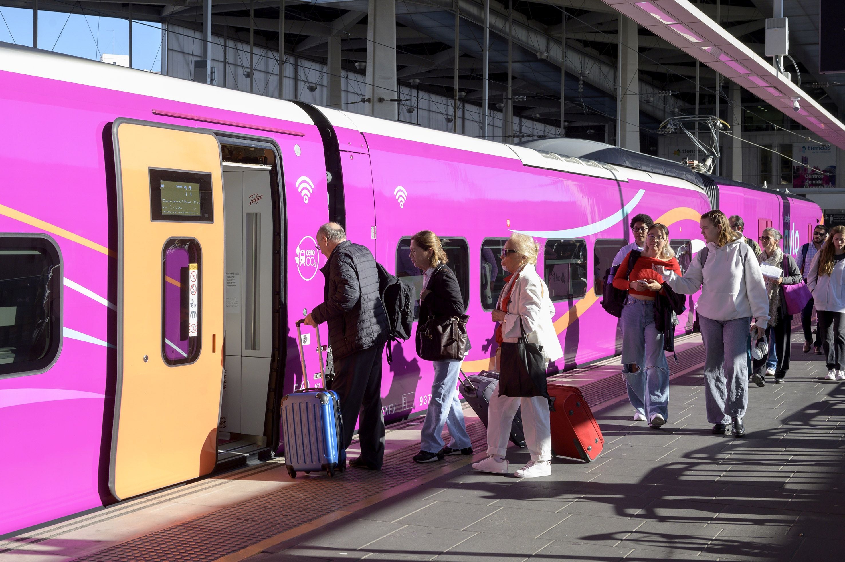 Así son los S-106, los nuevos trenes de Renfe para viajar desde la Comunitat a Madrid o Gijón