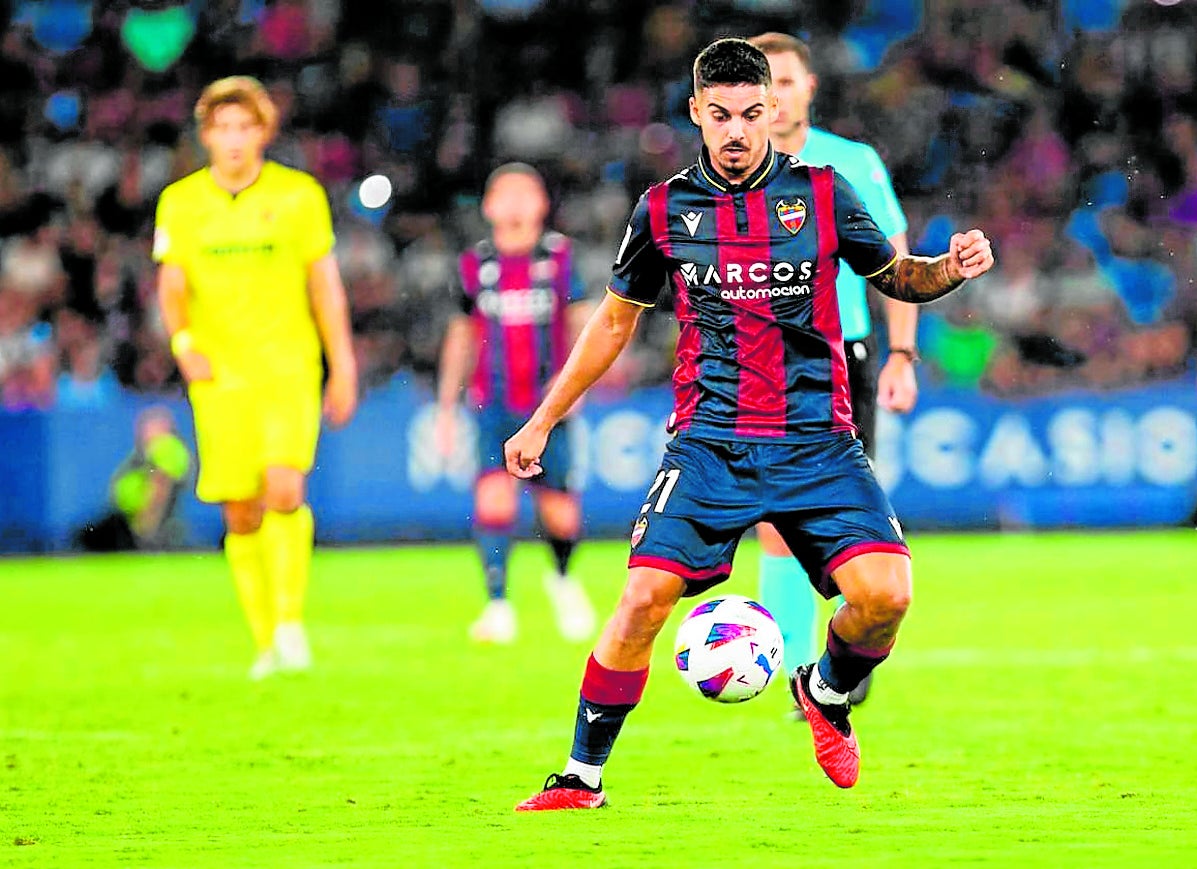 Sergio Lozano, en un partido contra el Villarreal B