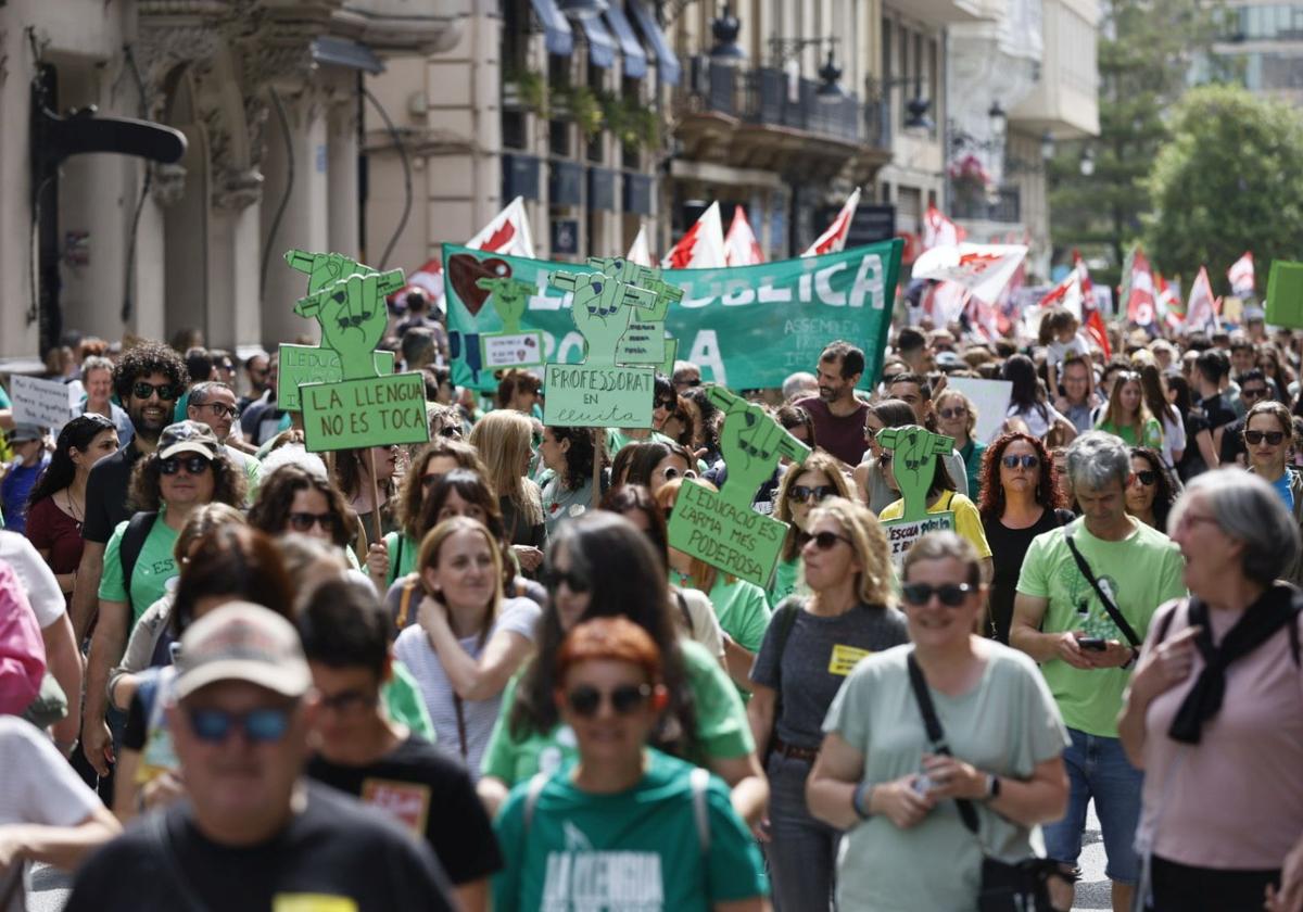 Primera manifestación de la huelga en Educación en la Comunitat Valenciana